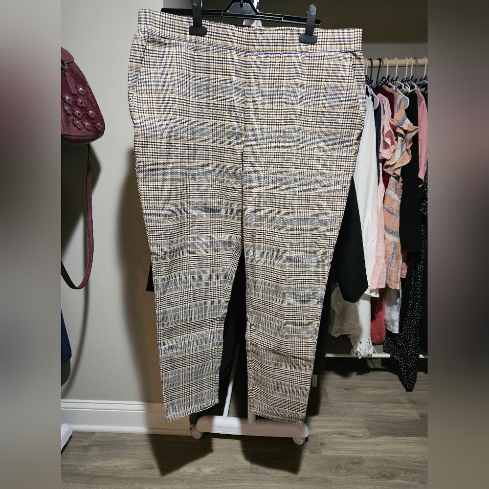 #28 High Waisted Checkered Pants
